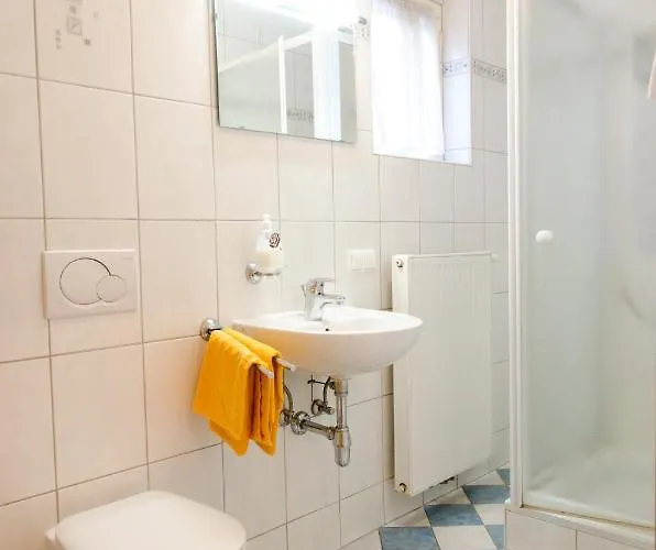 Fogadó Gaestehaus Geigenbauer *